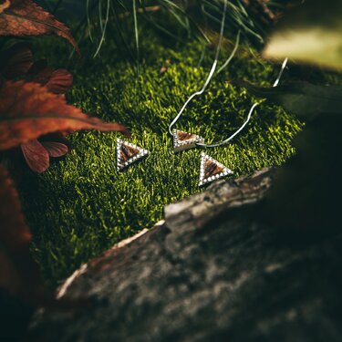 Vadászékszer szett agancsból TETRAO- nyaklánc + fülbevaló háromszög