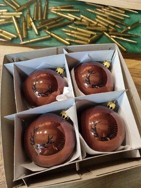 Globuri de Crăciun TETRAO maro lucios - coarne 8 cm, 4 buc