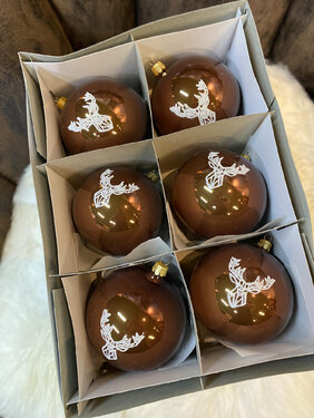 Globuri de Crăciun TETRAO cognac finisaj lucios - cerb 6 buc