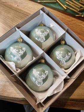 Karácsonyi golyók TETRAO metálzöld - szarvas 8 cm, 4 db