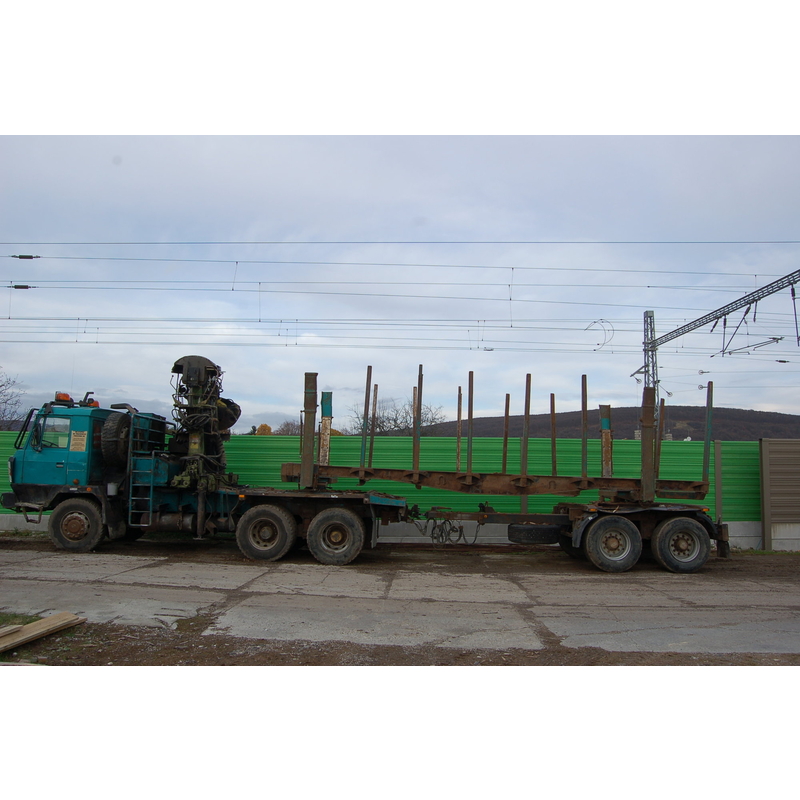 Lesovoz Tatra 815 - stará 3