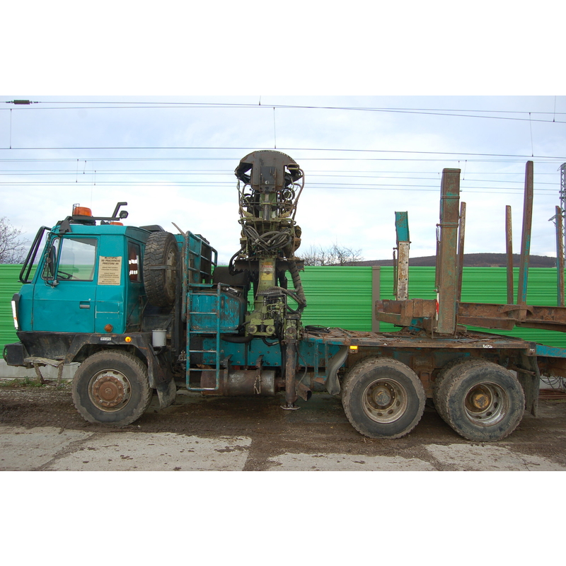 Lesovoz Tatra 815 - stará 1