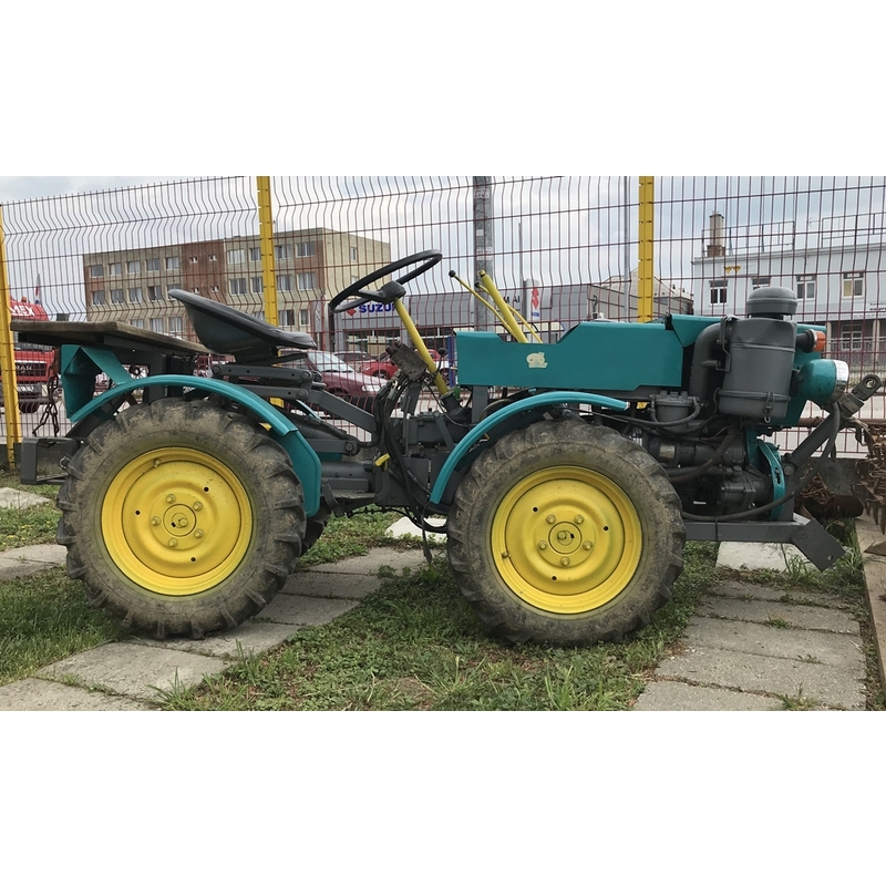 Malotraktor TZ-4K-14 3 Malotraktor TZ-4K-14 3