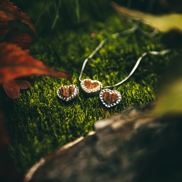 Set loveckých šperků z paroží TETRAO - náhrdelník + náušnice srdíčko