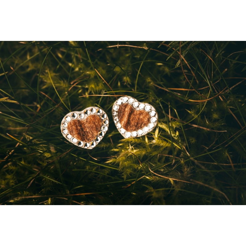 Set poľovníckych šperkov z parožia TETRAO v zlatej farbe - náhrdelník + náušnice srdiečko 1 Set poľovníckych šperkov z parožia TETRAO v zlatej farbe - náhrdelník + náušnice srdiečko 1