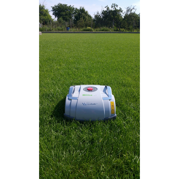 Robotická kosačka WIPER Blitz X2 do 200m² 1