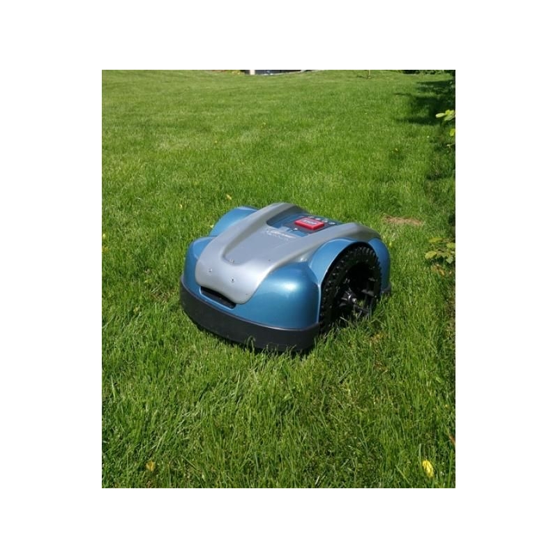 Robotická kosačka WIPER Premium J XH do svahov a 2200m² 2 Robotická kosačka WIPER Premium J XH do svahov a 2200m² 2