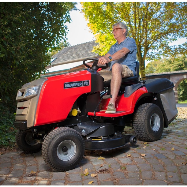 Záhradný traktor SNAPPER RXT 300 1 Záhradný traktor SNAPPER RXT 300 1